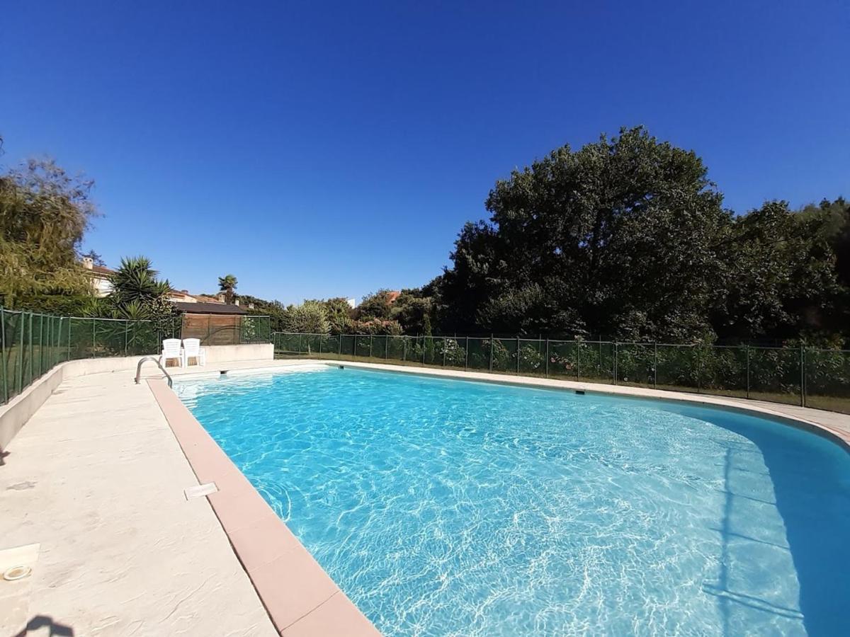 Dans Un Jardin Bb Et Jacuzzi Bed & Breakfast มองเดอลิเยอลานาปูล ภายนอก รูปภาพ