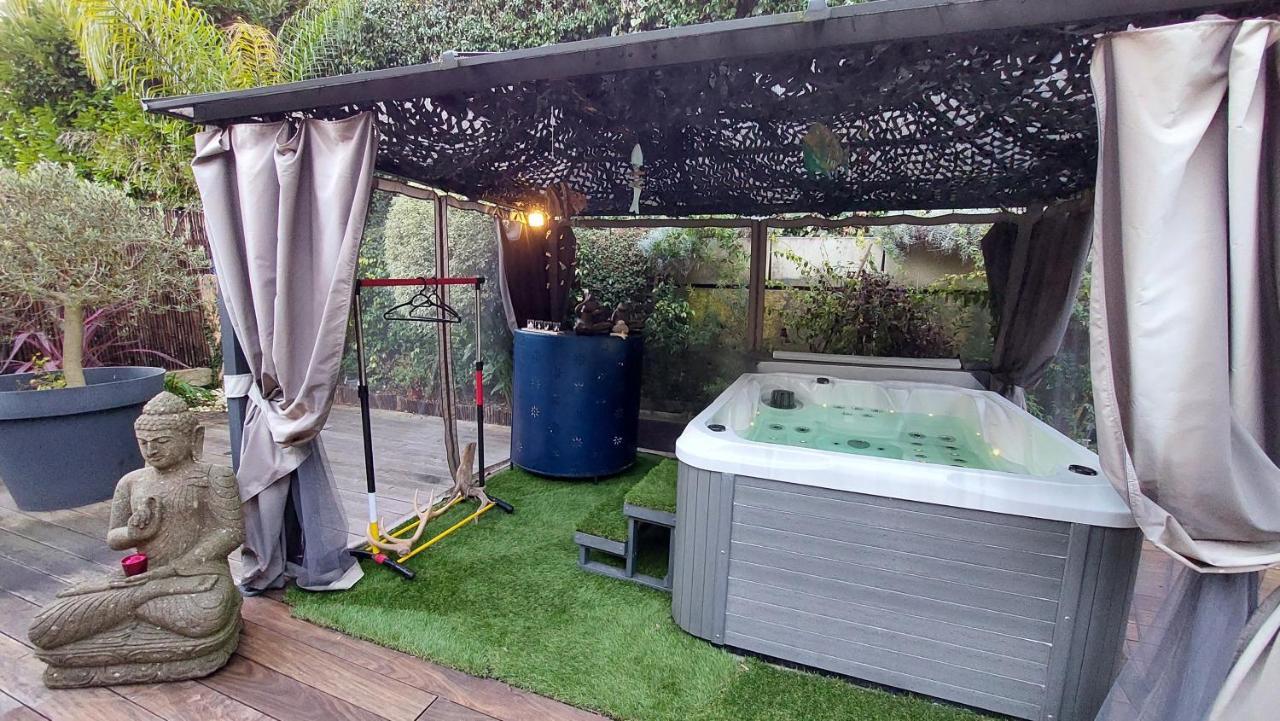 Dans Un Jardin Bb Et Jacuzzi Bed & Breakfast มองเดอลิเยอลานาปูล ภายนอก รูปภาพ
